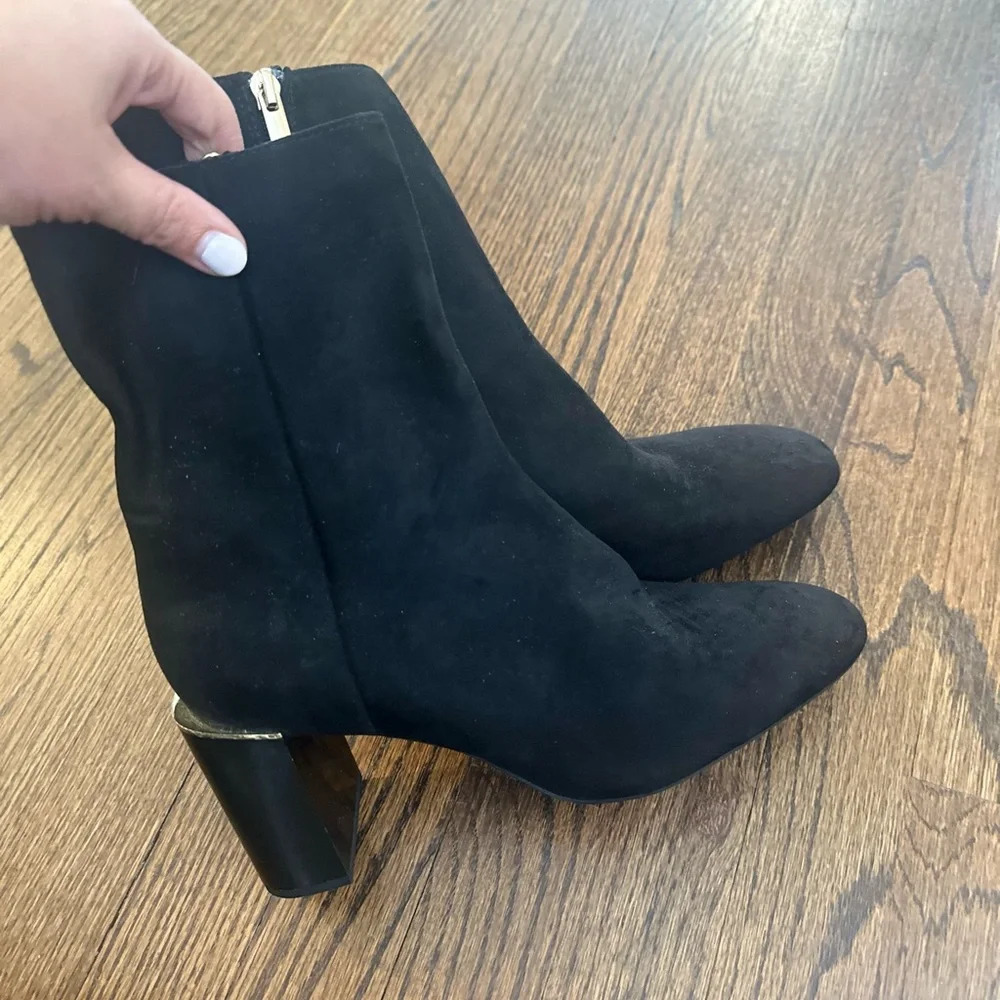 Zara faux suede Block heeled black booties With Gold Details  Size 40/ US 9.5 - Picture 3 of 8